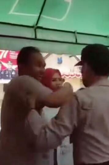 Istrinya Tersenggol Tak Sengaja Oleh Wartawan, Kasat Lantas Madiun Mengamuk, Arogan?