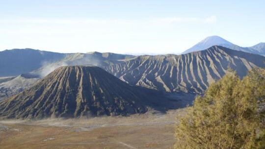 Berkaca dari Kejadian Turis Jerman Kencing di Kawah Bromo,Ini Pentingnya Belajar Adab