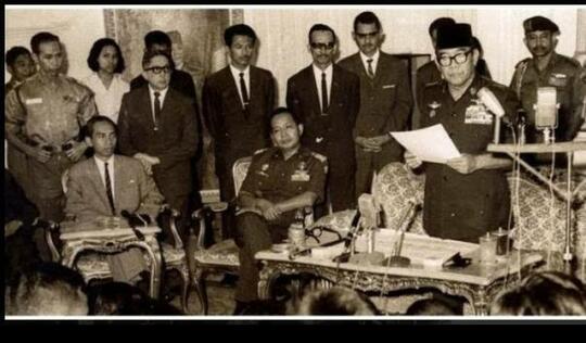 Kenapa Orang Tua Lebih Suka Zaman Soeharto? Ternyata Ini Penyebabnya!