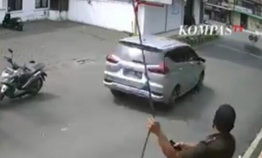 Tabrakan Maut, Supirnya Usia Lanjut, Bukti Pentingnya Update Point SIM Baru?