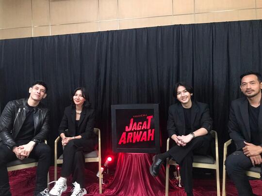 Demi Jadi Anak Band di Film Jagat Arwah, Ari Irham Belajar Gitar dari Lagu-Lagu Muse