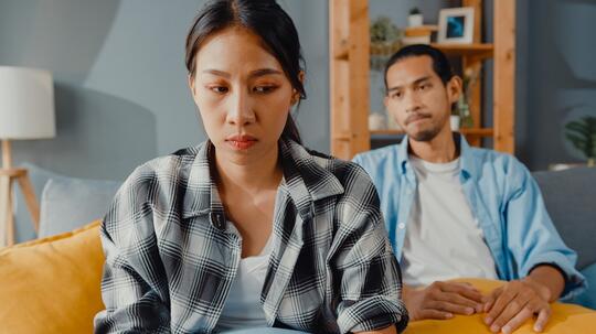 Istri Gampang Ngambek Hanya karena Masalah Sepele? Begini Cara Menyikapinya