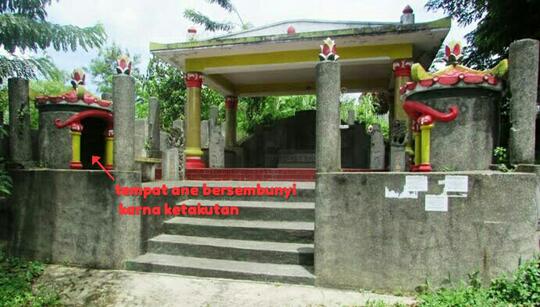Petak Umpet berujung Penampakan Di Makam Hindu Budha