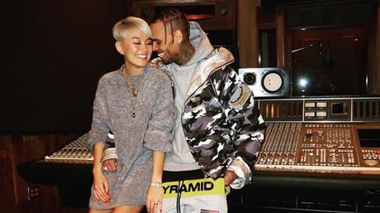 Agnez Mo Pamer Momen Bersama Penyanyi Justin Timberlake, Bukti Go Internasional?