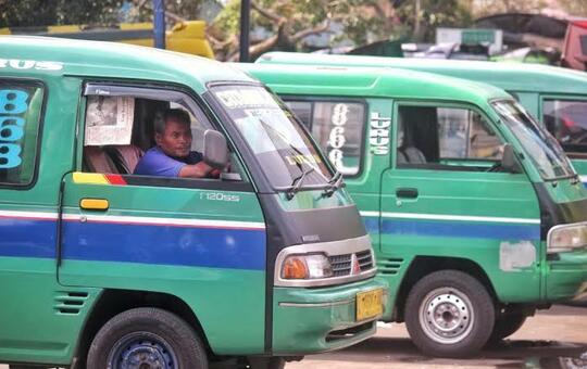 5 Tipe Supir Angkot Yang Sering Kita Temui! Kalian Sering Ketemu Yang Mana?