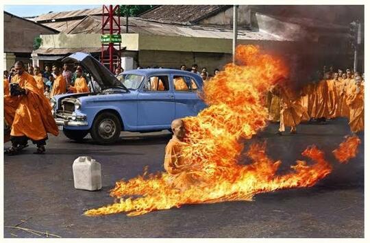 Sejarah Thich Quang Duc, Biksu Yang Bakar Diri Dalam Aksi Protes!