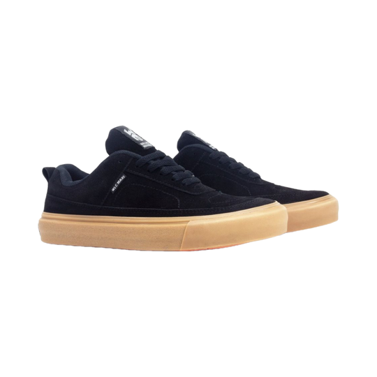 12 Rekomendasi Sepatu Low Cut Brand Lokal Warna Black Gum, Mulai 100 Ribuan!