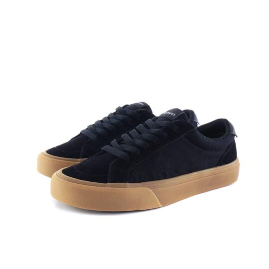 12 Rekomendasi Sepatu Low Cut Brand Lokal Warna Black Gum, Mulai 100 Ribuan!