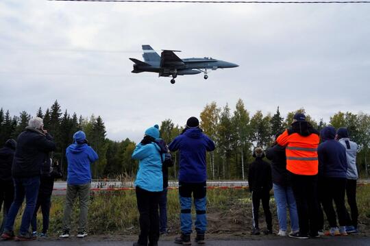 Gila! Eropa Semakin Memanas, Finlandia Harus Latihan Darurat Jet Tempur Di Jalan Raya