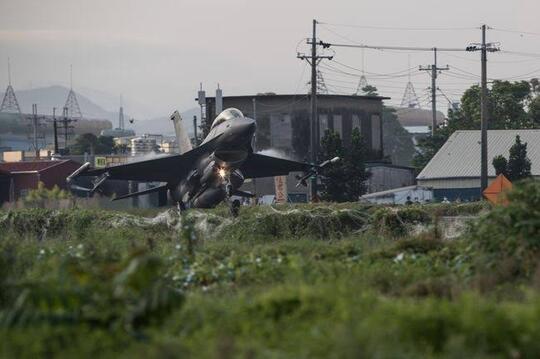 Gila! Eropa Semakin Memanas, Finlandia Harus Latihan Darurat Jet Tempur Di Jalan Raya