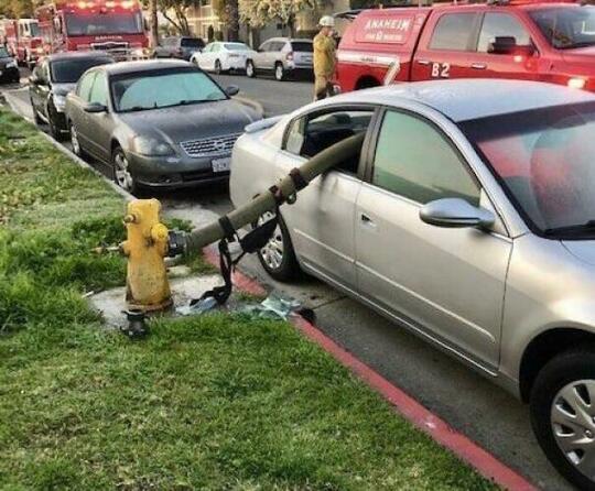 Contoh Nasib Sial di Jalan Raya Karena Egois, Mau Ketawa Tapi Kasihan Juga