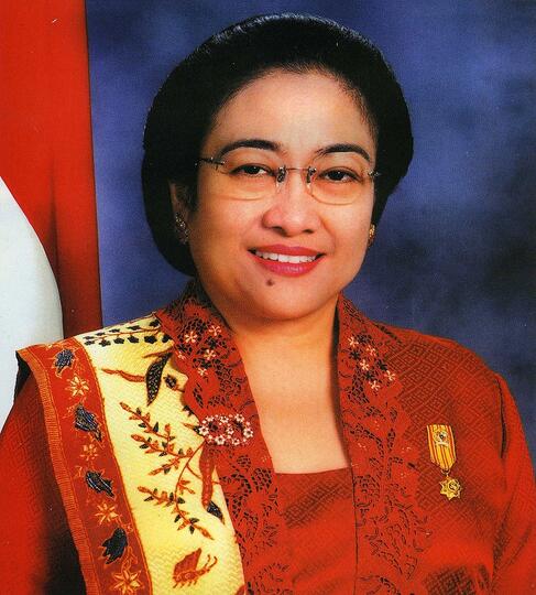 Pesulap Merah, Minggir Dulu Kebaya Merah Mau Lewat.