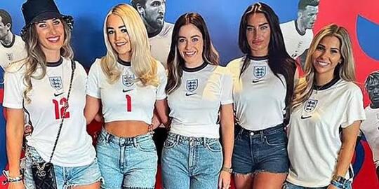 WAGs Timnas Inggris, Menyewa Kapal Pesiar, Guna Mengakali Hukum Di Qatar!