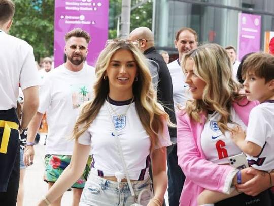 WAGs Timnas Inggris, Menyewa Kapal Pesiar, Guna Mengakali Hukum Di Qatar!