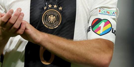 Pelangi Tak Lagi Indah, 4 Negara Ngotot Kenakan Ban Kapten One Love di Piala Dunia