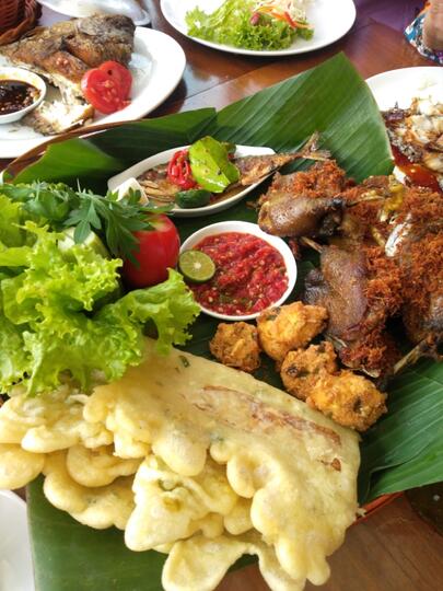 Sedapnya Nasi liwet Di LIWET ASEP STRAWBERRY JOGJA