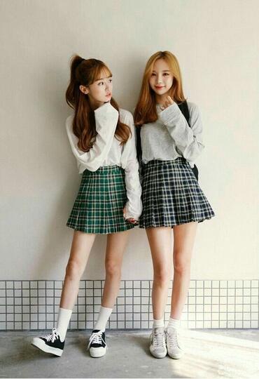 WAJIB PUNYA! 5 Model Rok ala Korea yang Bikin Gaya Kamu Makin STYLISH