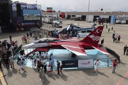 Dijadwalkan Terbang Perdana Maret 2023, Mari Mengenal Jet Latih Hurjet Buatan Turki