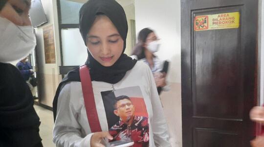 Terkait Fans Ferdy Sambo Terobos Ruang Sidang, Apakah Normal Mengidolakan Pembunuh?