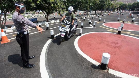 Bingung Apa Manfaat Lintasan Zig Zag Saat Ujian Praktik SIM C? Ternyata Ini Fungsinya