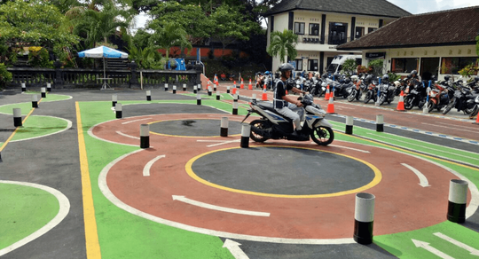 Bingung Apa Manfaat Lintasan Zig Zag Saat Ujian Praktik SIM C? Ternyata Ini Fungsinya