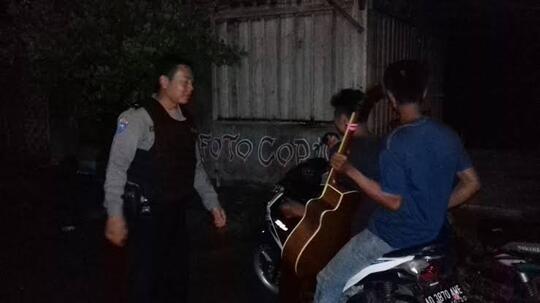 Hobi Karaokean di Rumah Sampai Larut Malam? Awas,Bisa Didenda Jika Menggangu Tetangga