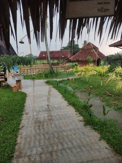Mau Yang Kampungan? Ke Sini Aja! Sunda Banget