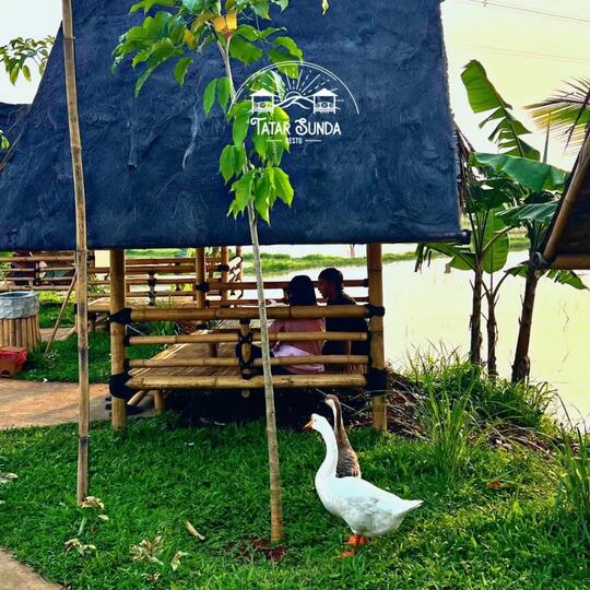 Mau Yang Kampungan? Ke Sini Aja! Sunda Banget