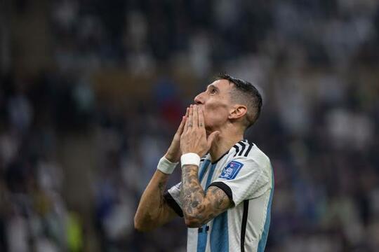 Isi Pesan WhatsApp Di Maria Jelang Final Piala Dunia! Bikin Terharu Gan!