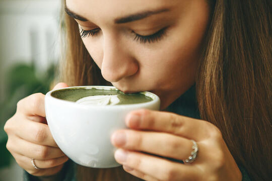 Blue Matcha, Apakah Lebih Bagus Daripada Green Matcha?