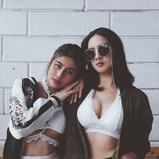 Cantik Mana Awkarin Dan Anya Geraldine, Menurut Kaskuser?