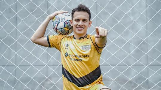 Witan Sulaeman Resmi Gabung Persija, Penurunan Karir Kah?