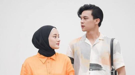 Dinda Hauw dan Rey Mbayang Panen Kritik Warganet karena Pamer Kemesraan, Emang Salah?