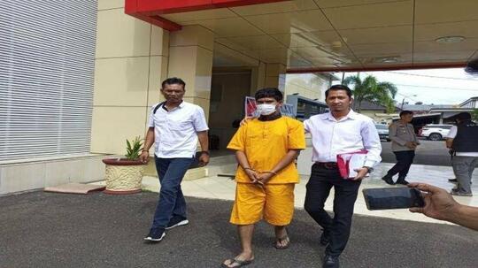 Tidak Dipinjami Motor, Anak Ini Tusuk Ibunya! Udah Gila Gan!