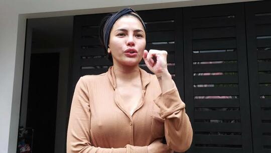 Nikita Mirzani Ingin Terjun Ke Dunia Politik, Apa Yang Akan Terjadi?