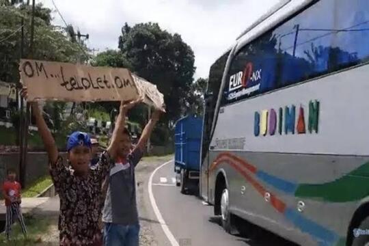 Om Telolet Om Tahun 2023, Ternyata Masih Rame! Suaranya Bervariasi Loh!