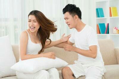 Beda Prinsip dengan Pasangan Padahal Satu Agama, 10 Cara Mengatasinya Agar Langgeng!