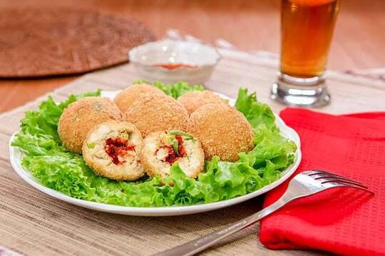 Tahu Bulat, Dari Misteri Siapa Pembuatnya Hingga Jadi Makanan Nikmat!