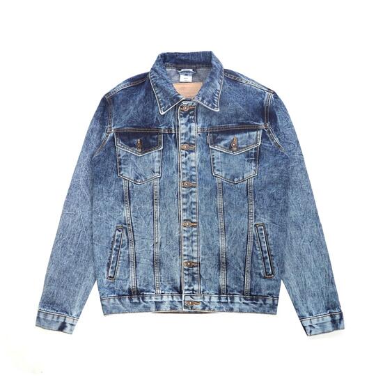 20 Rekomendasi Jaket Denim Lokal, Keren dan Kualitas Bagus!
