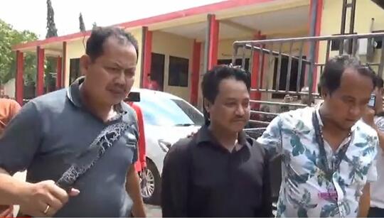 Gagal Jadi Kepala Desa, Pria Ini Ngamuk dan Bacok Panitia Dengan Parang!