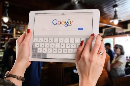 Ekonomi Sulit, 2023 Google PHK Ribuan Karyawannya Lewat Email.