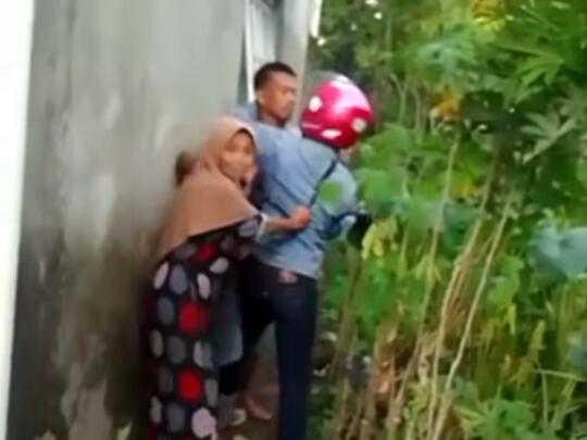 Tidak Mau Bayar Hutang, Berujung Ribut Sama Debt-Collector! Siapa yang Salah?