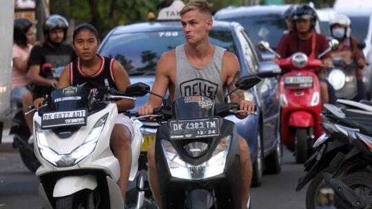 Pihak Imigrasi Larang Viralkan Bule Arogan di Bali, Apakah Kalian Setuju?