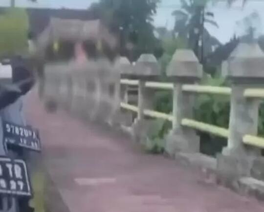 Bule Denmark Ini Ingin Bunuh Diri di Ubud, Alasannya Bikin Sedih!