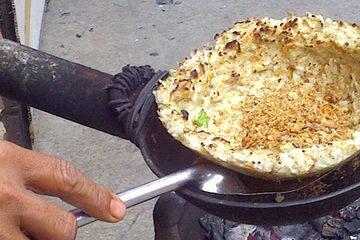 Makin Sepi Peminat, Benarkah Kerak Telor Terlalu Mahal?