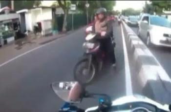 Tegur Pengendara Lawan Arah, Konten Kreator Ini Malah Diamuk Massa!