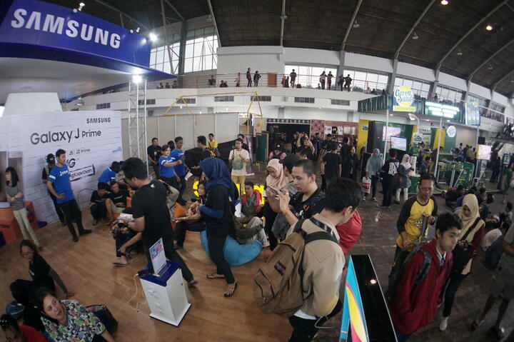 &#91;FR&#93; Upgrade Penampilan di Jakcloth 2017 Surabaya with Samsung