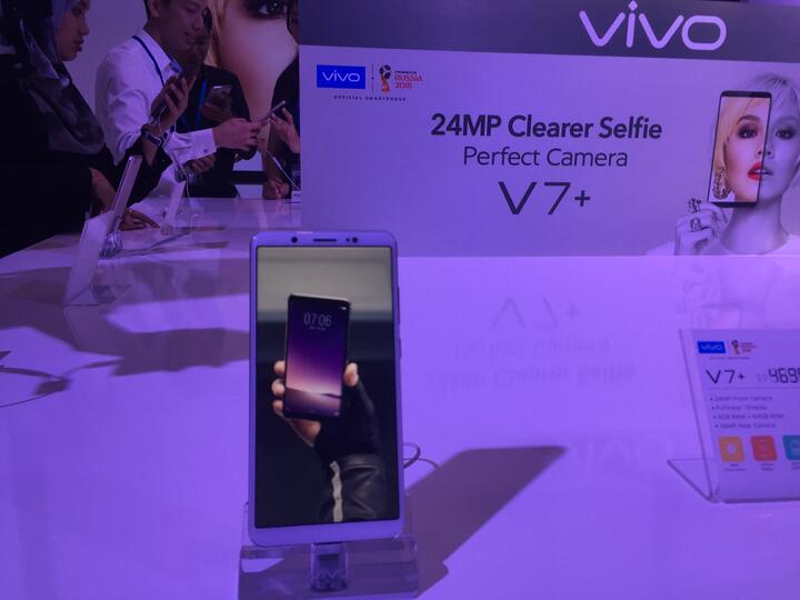 Berakhir sudah rangkaian acara spektakuler launching Vivo V7+. Gimana? Pasti berkesan bukan?😀 Trit ini TS tutup ya, dan jangan lupa langsung beli Vivo V7+nya!