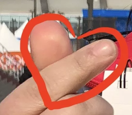 Mengenal Finger Heart, Gestur Cinta yang Populer di Korea Selatan