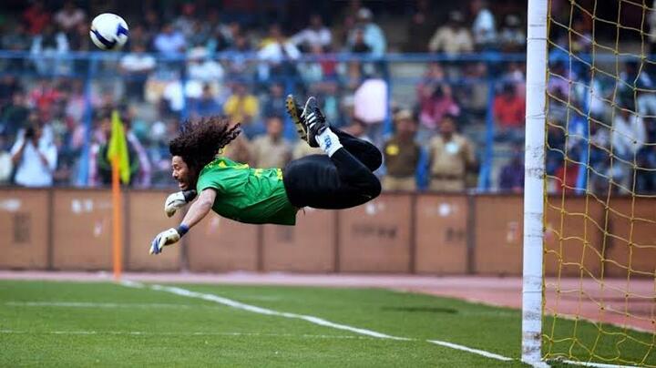Lima kiper berikut sering mencetak gol dunia sepakbola